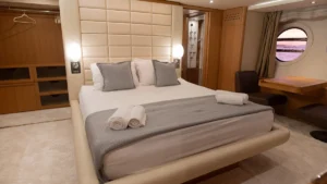 Rental-Boat-Moraitis-Red Rose 6